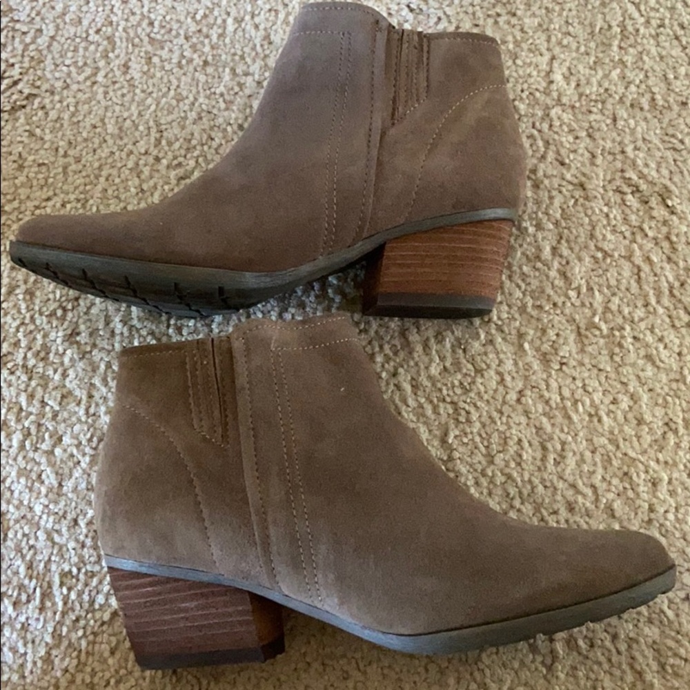 Blondo Waterproof Booties - Picture 3 of 4